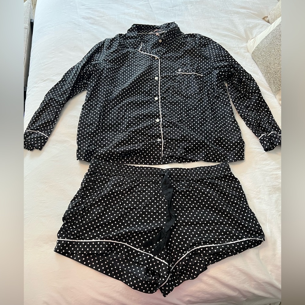 Victoria’s Secret Black and White Polka Dot Pajama Set Shorts Long Sleeve XL